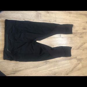 2/$30: Lululemon cropped leggings